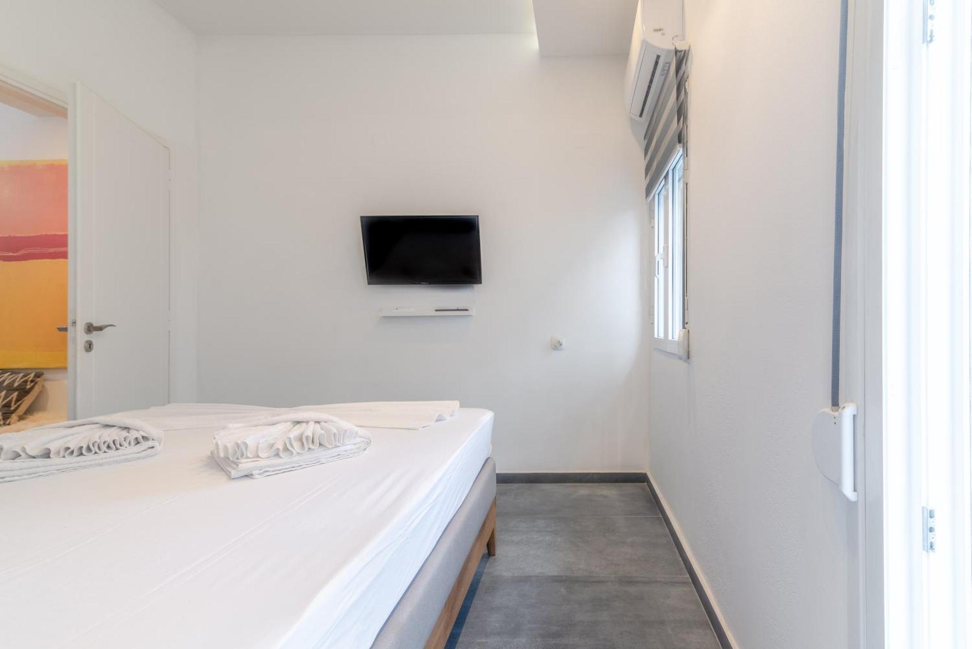 Misty Grey Apartment Near City Centre Heraklion  Exterior photo